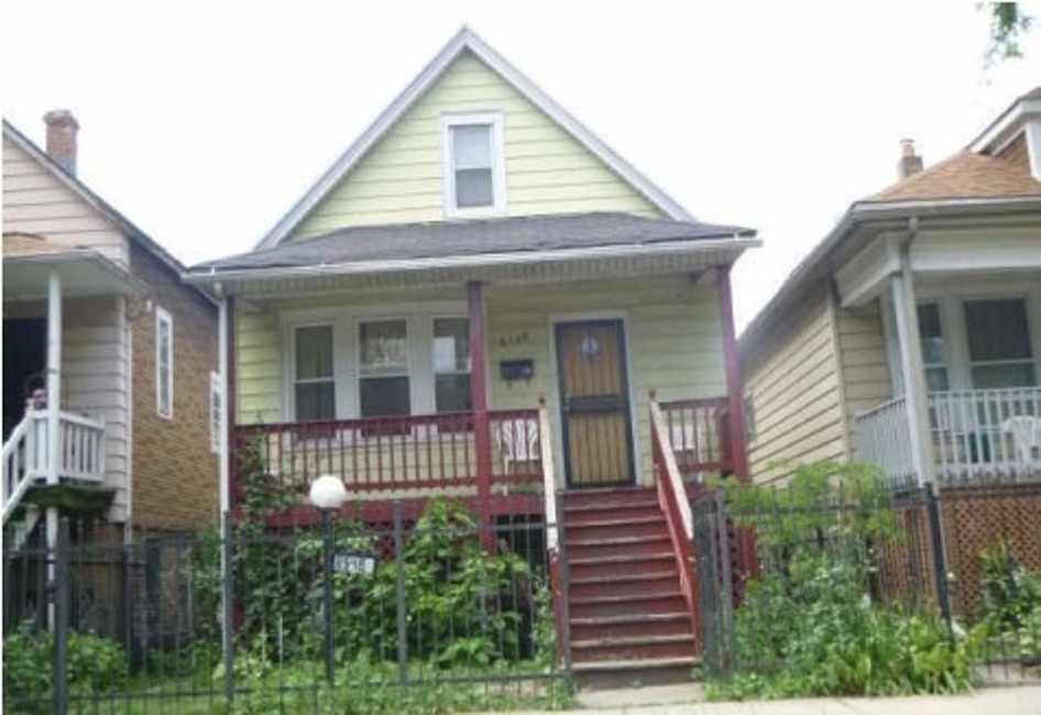 8548 S Colfax Ave Chicago, IL 60617