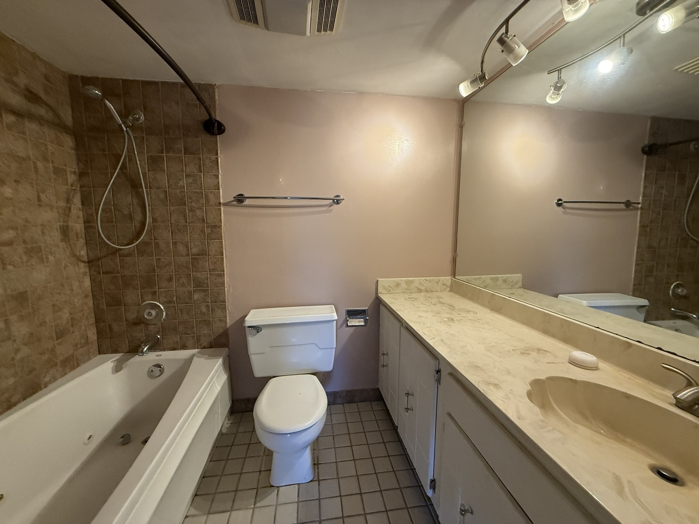 830 Elder Rd #111 Homewood, IL 60430