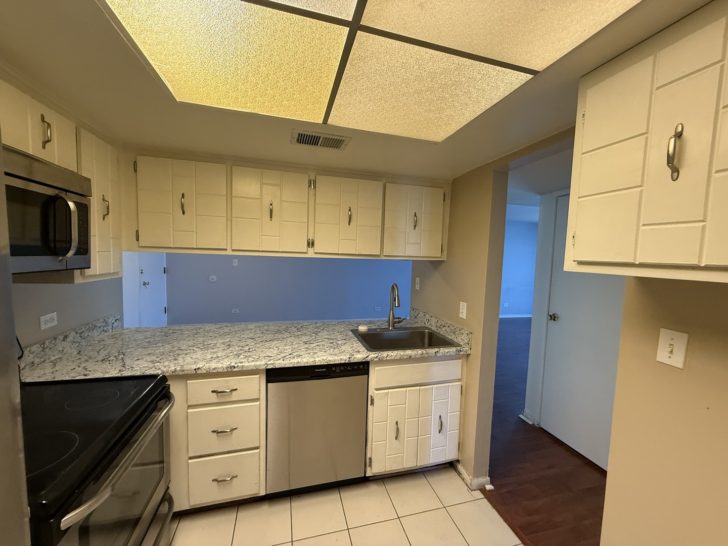 830 Elder Rd #111 Homewood, IL 60430