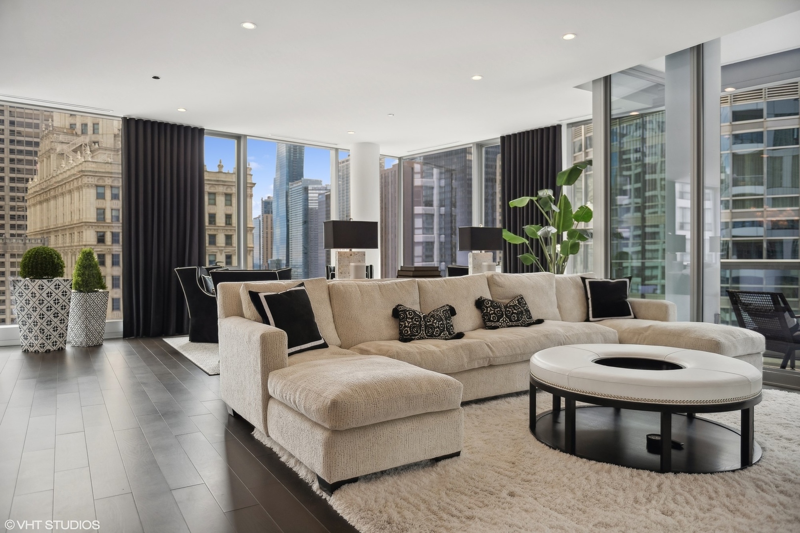 403 N Wabash Ave #14A Chicago, IL 60611