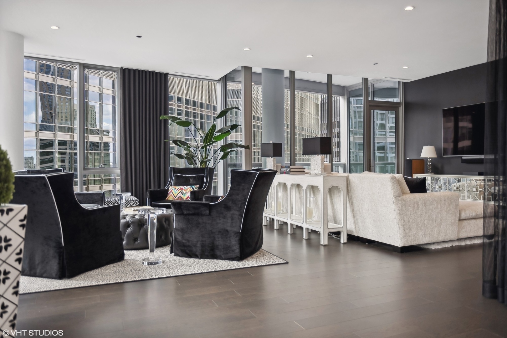 403 N Wabash Ave #14A Chicago, IL 60611