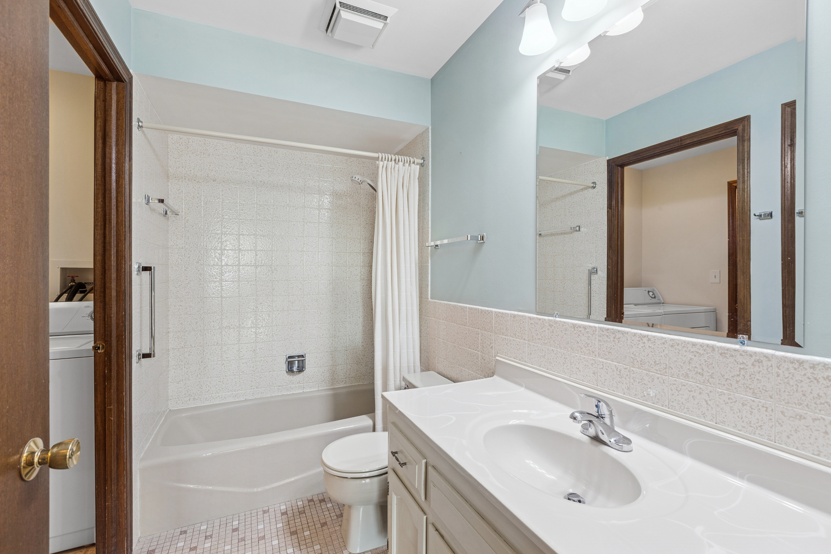 9500 N Washington St #505 Niles, IL 60714