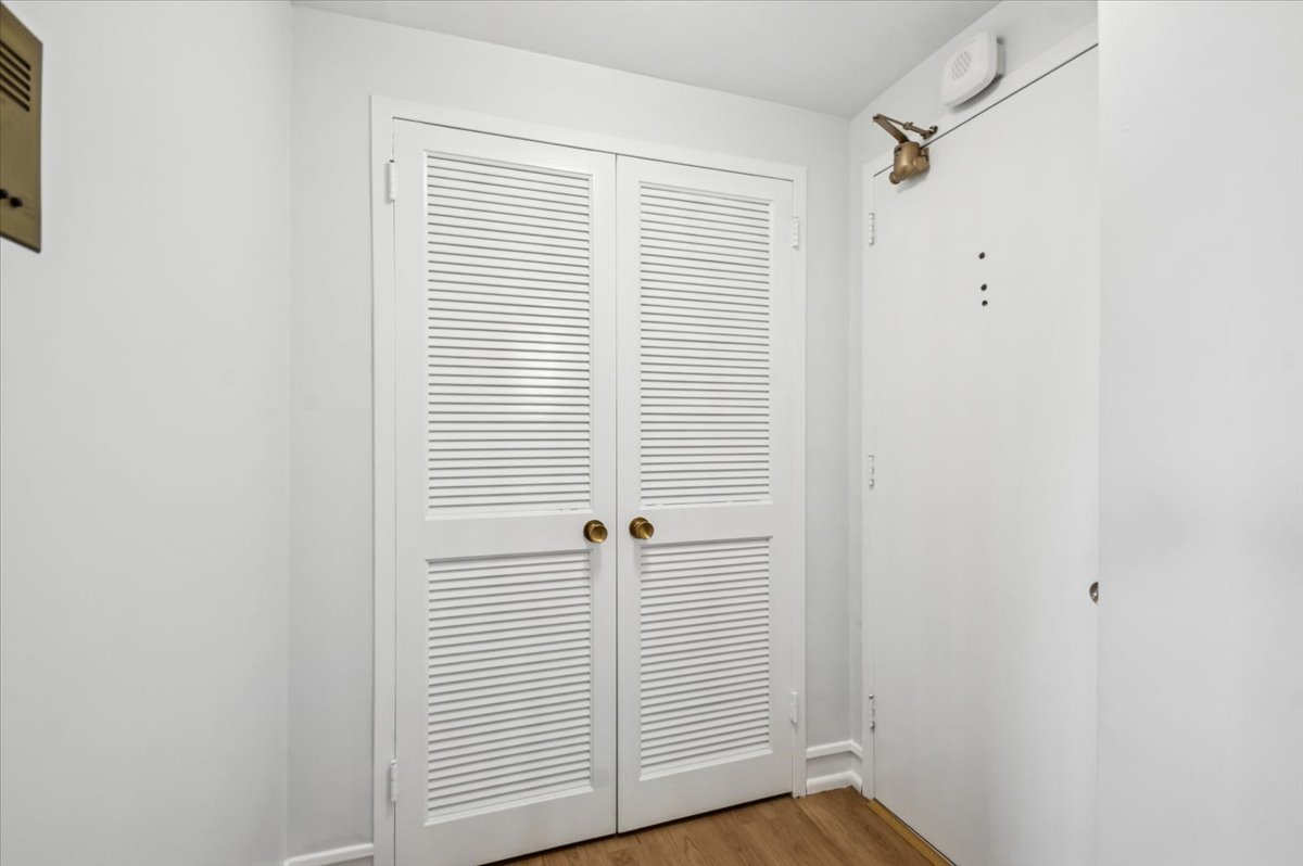 1585 Rdg Ave #301 Evanston, IL 60201