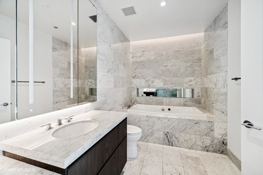 363 E Wacker Dr #5801 Chicago, IL 60601