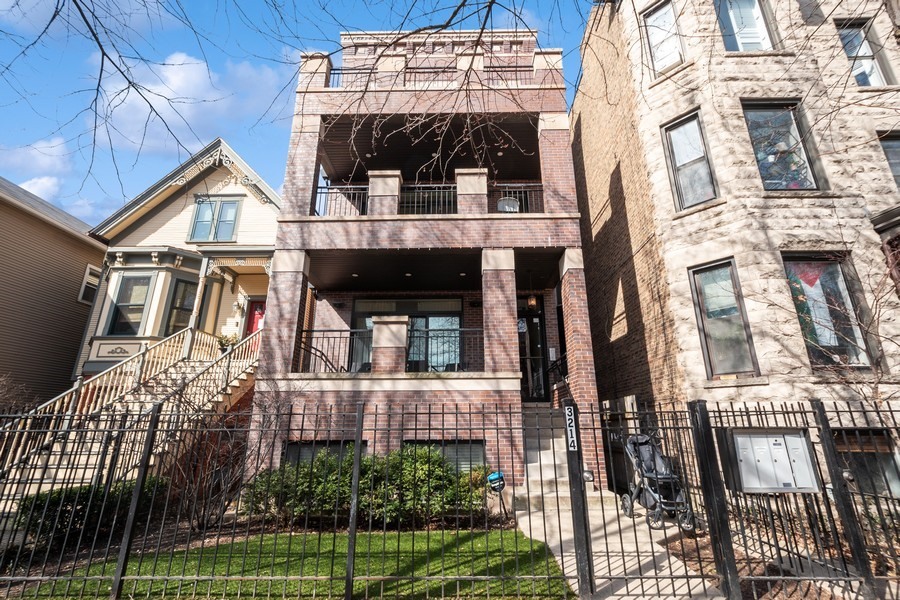 3214 N Seminary Ave #2