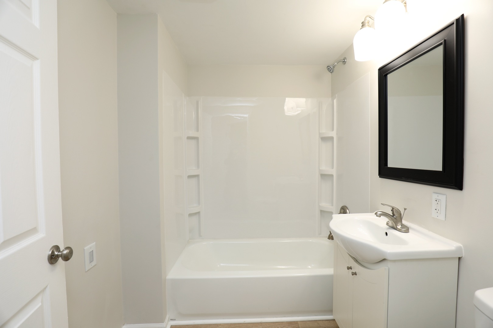 8 Peale St Joliet, IL 60433