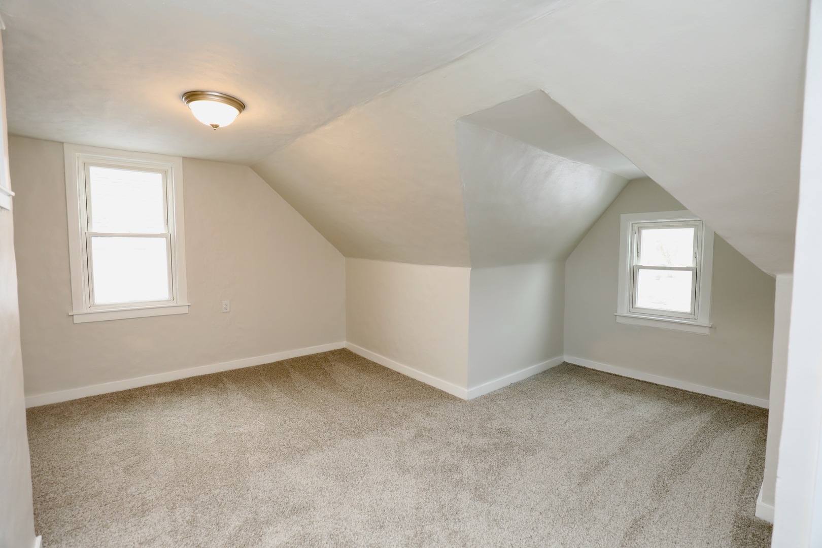 8 Peale St Joliet, IL 60433