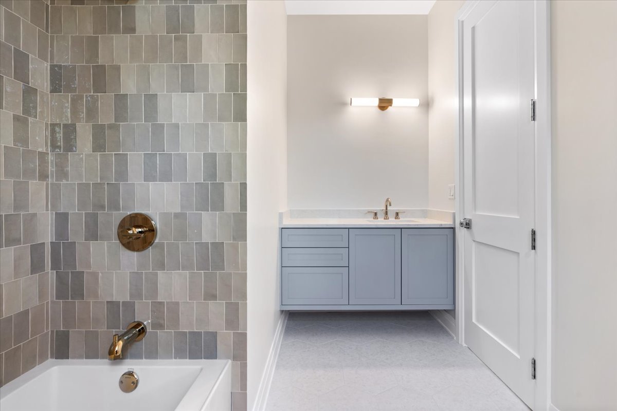 3036 N Sheffield Ave #3 Chicago, IL 60657