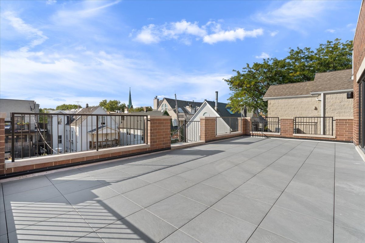 3036 N Sheffield Ave #3 Chicago, IL 60657