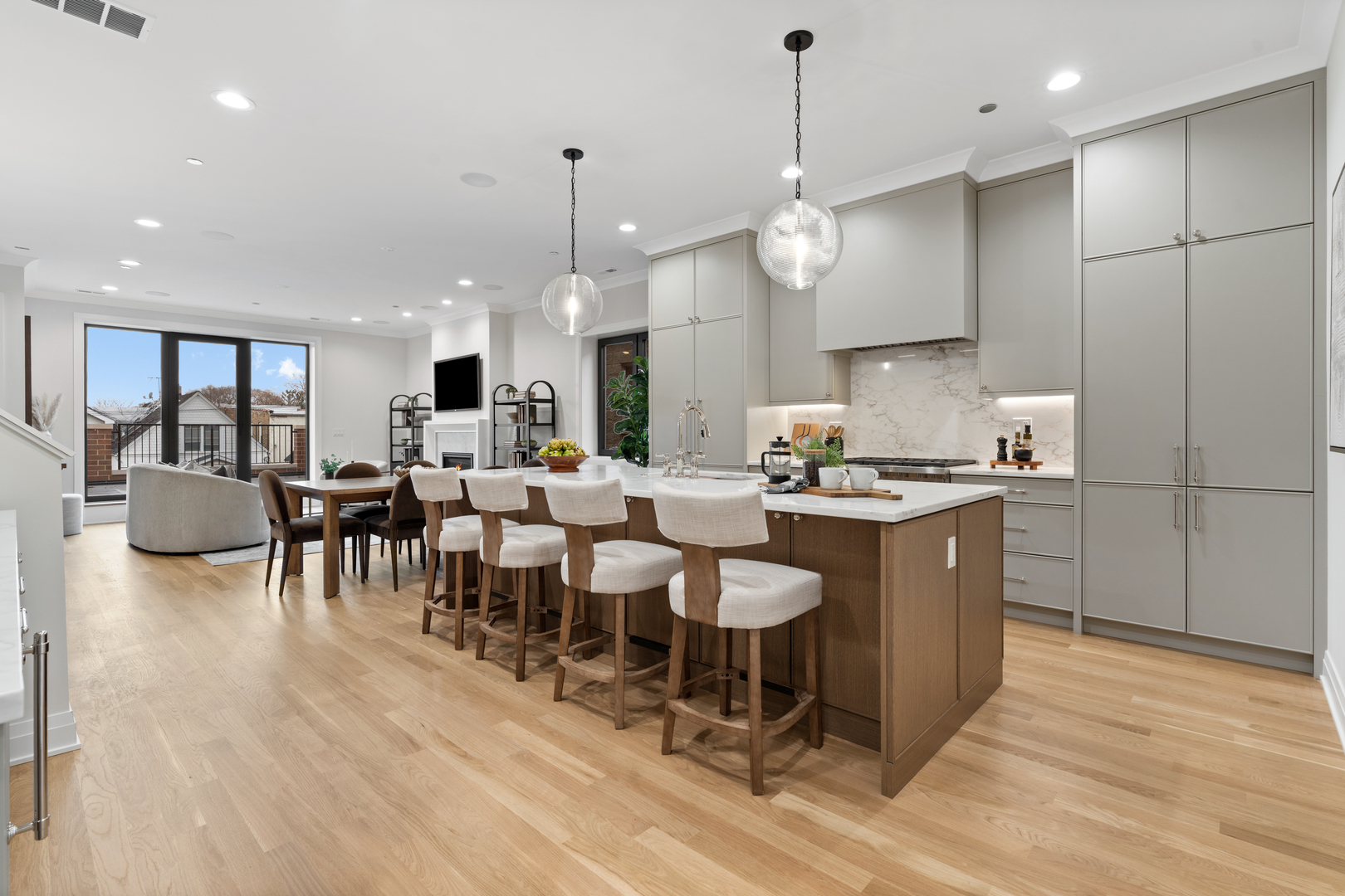 3036 N Sheffield Ave #3 Chicago, IL 60657