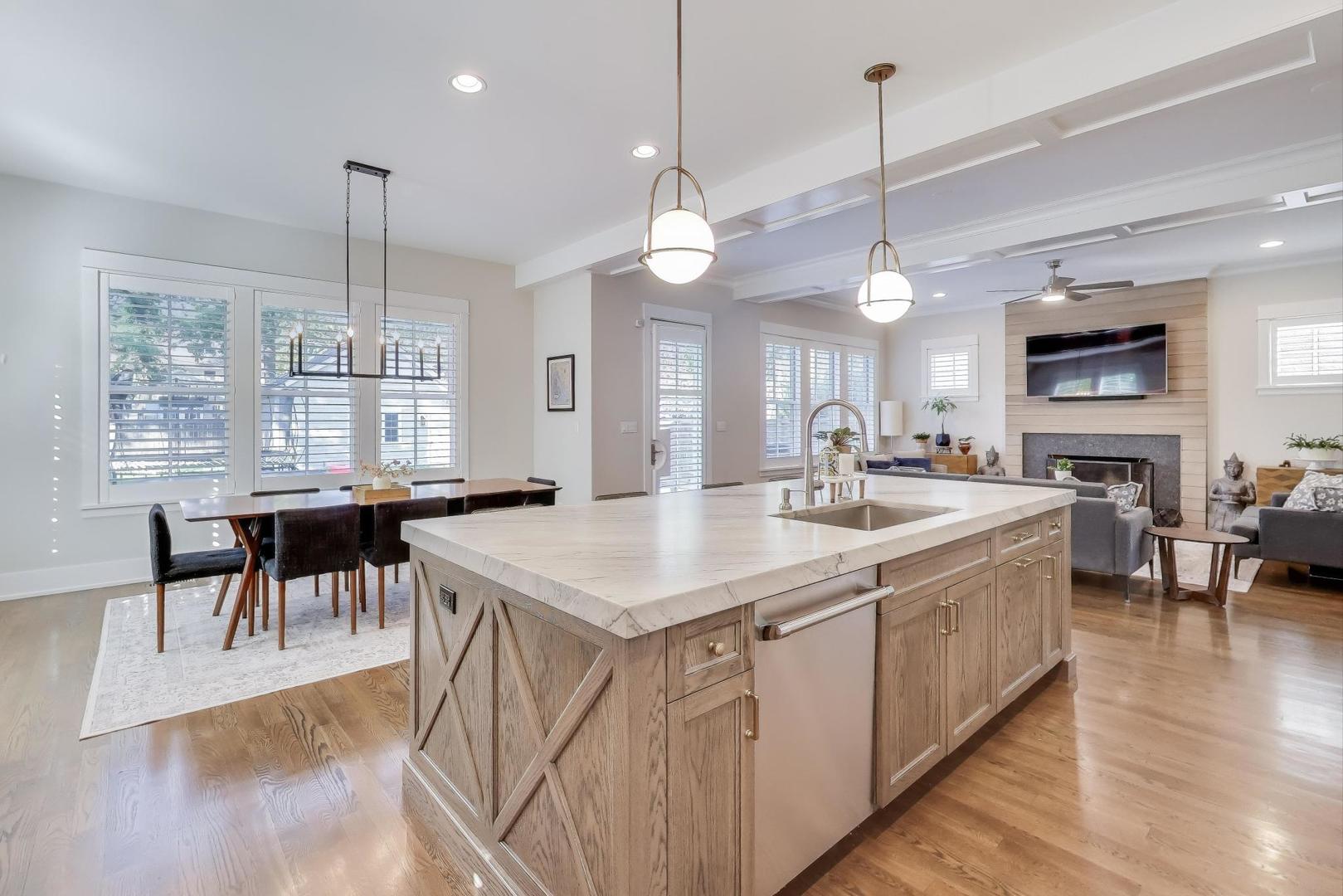 1422 Gregory Ave Wilmette, IL 60091