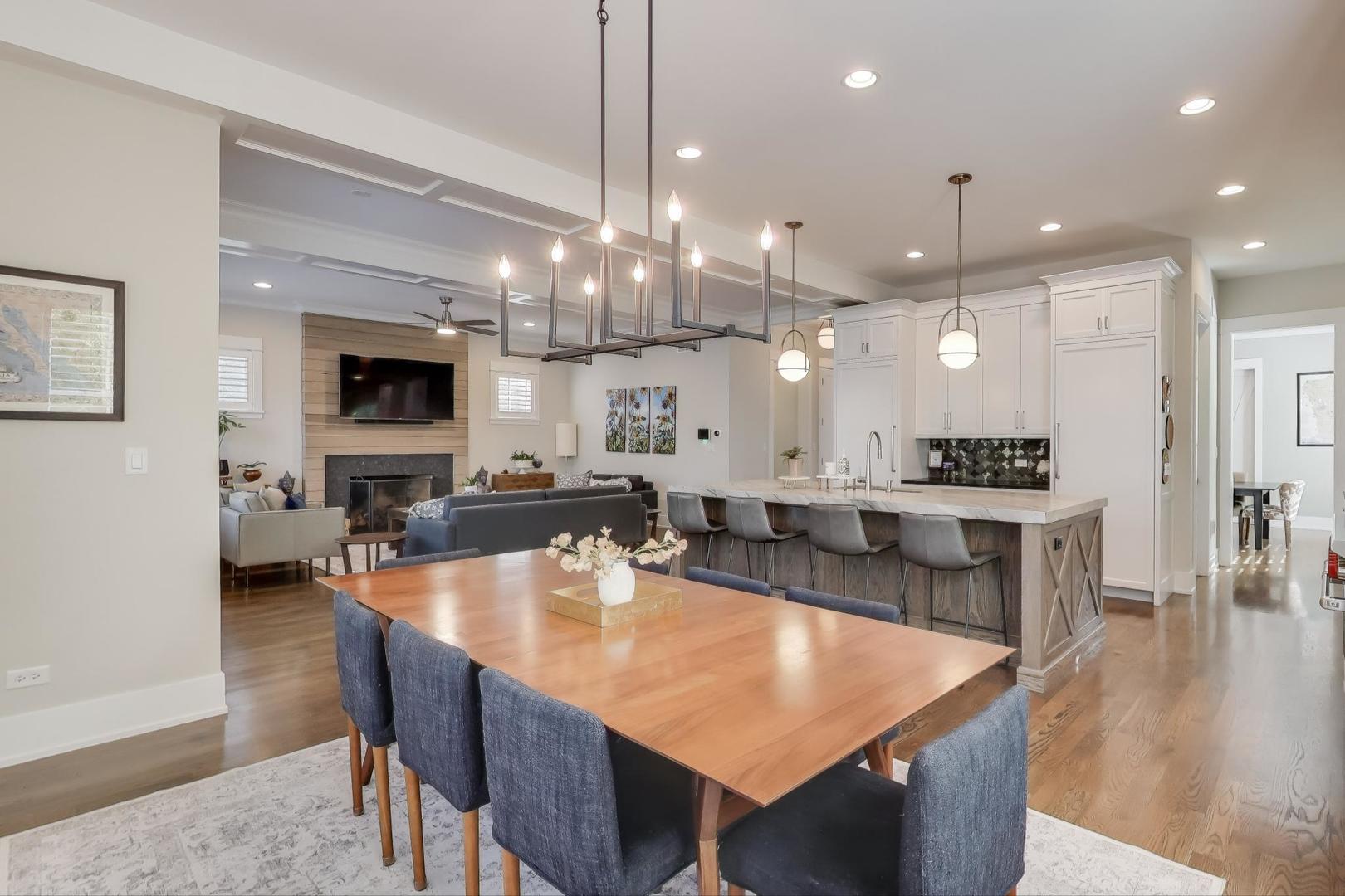 1422 Gregory Ave Wilmette, IL 60091