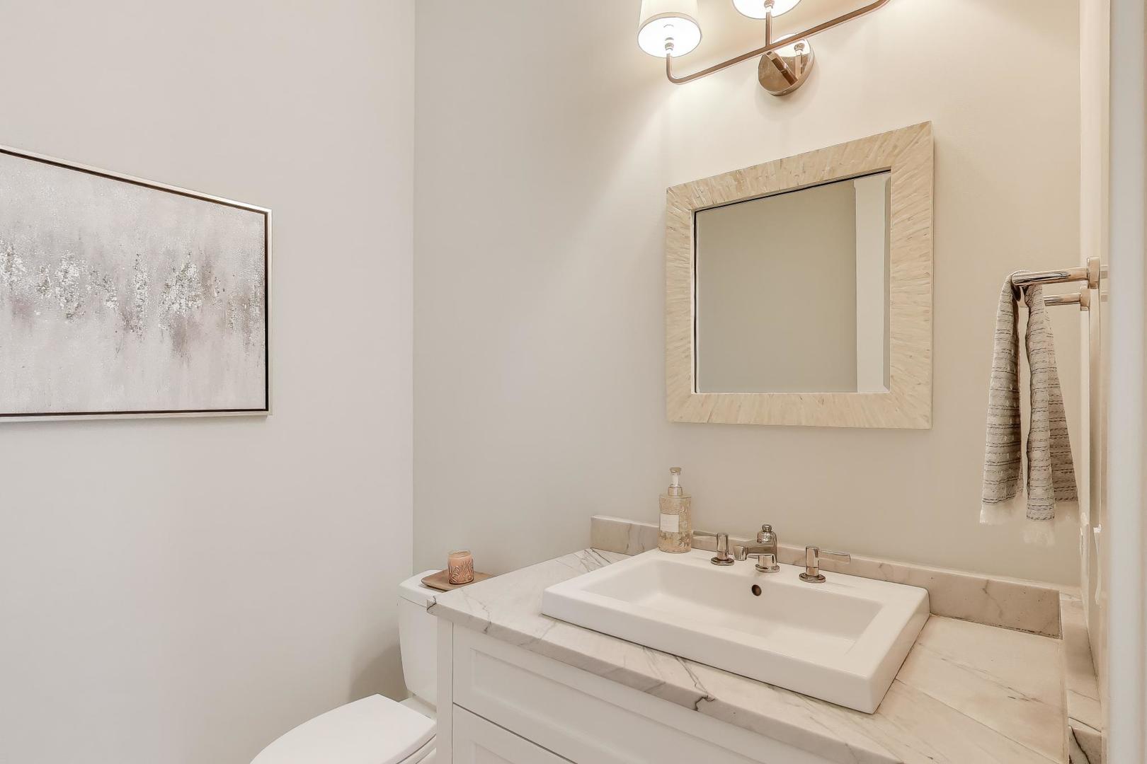 1422 Gregory Ave Wilmette, IL 60091