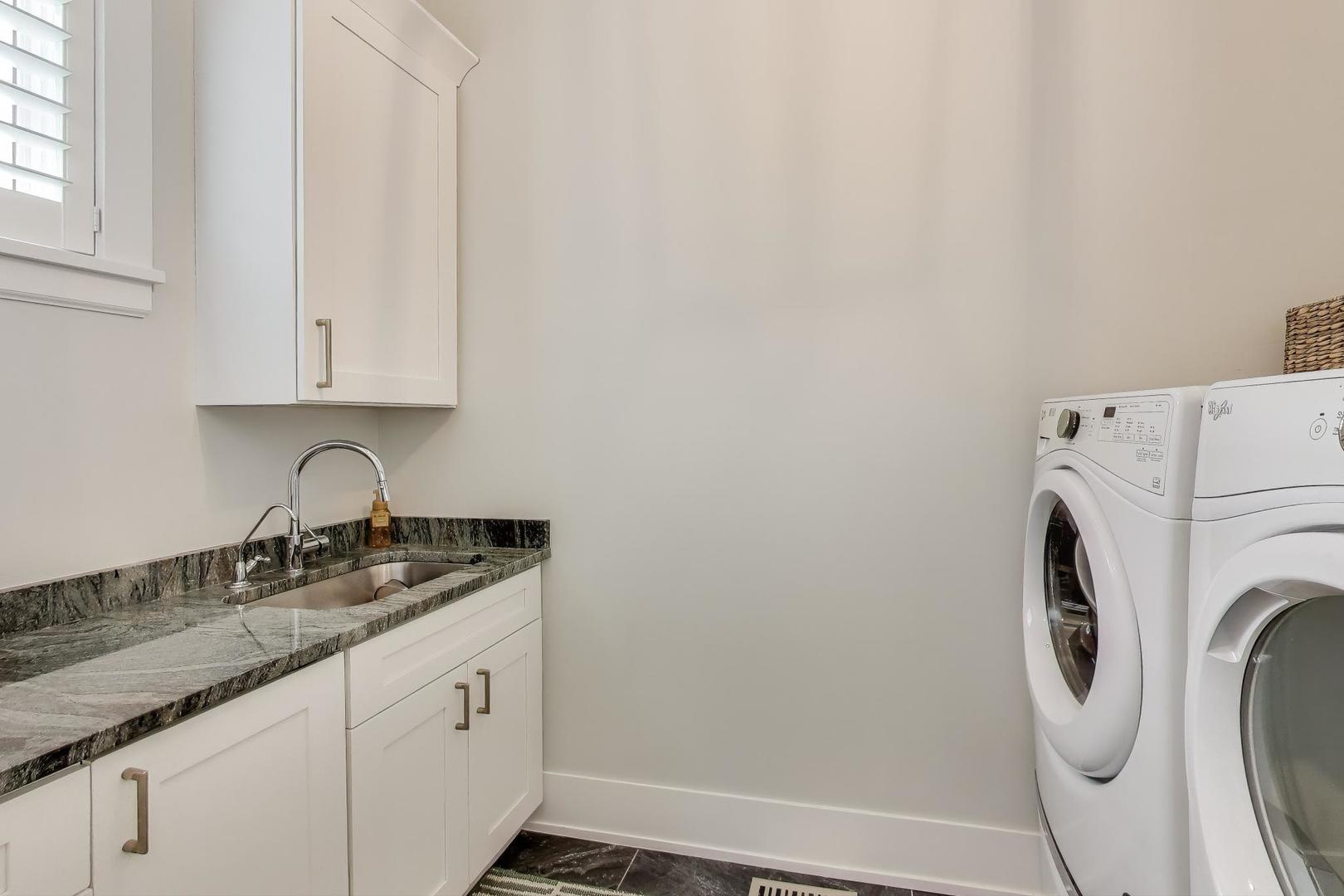 1422 Gregory Ave Wilmette, IL 60091