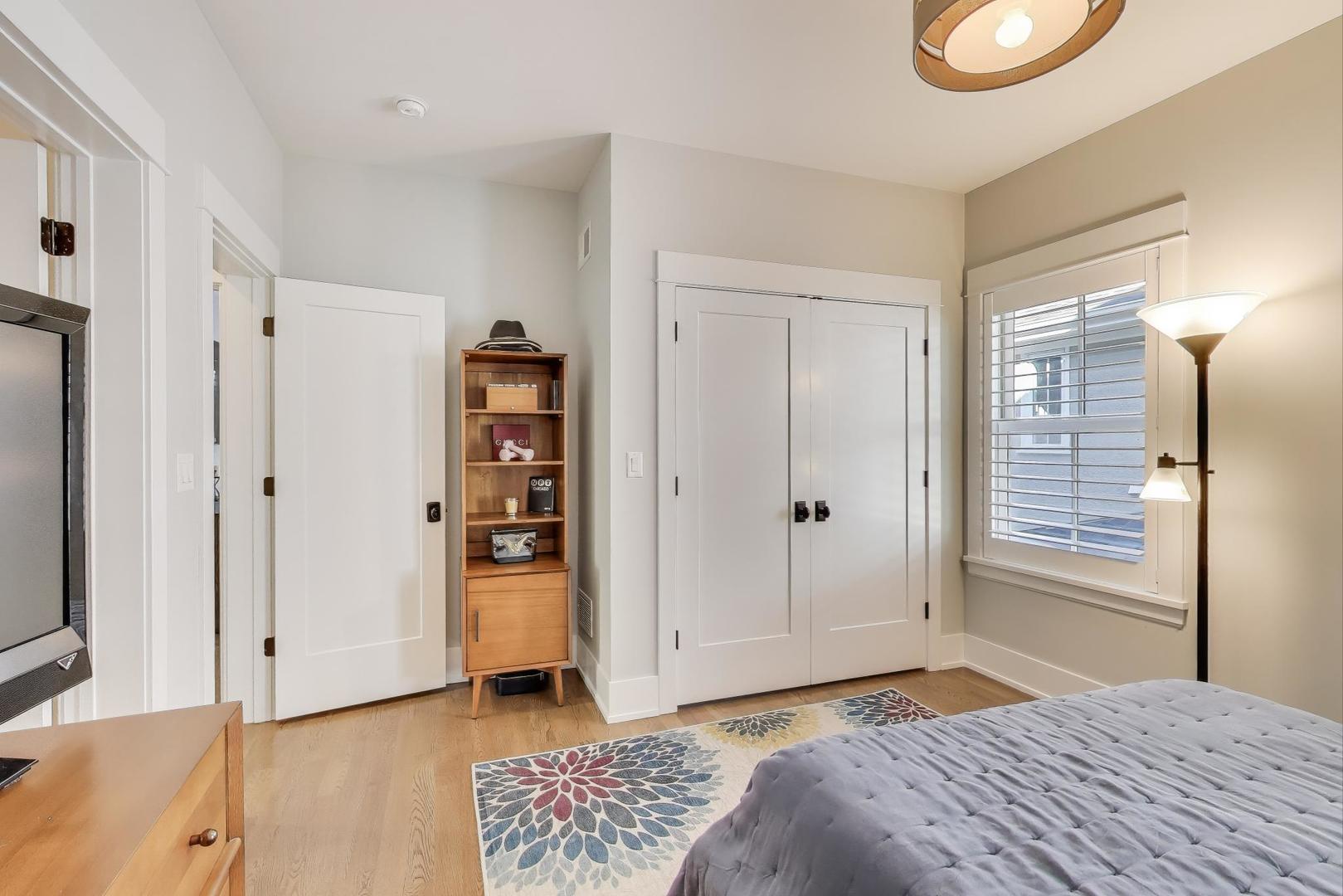 1422 Gregory Ave Wilmette, IL 60091