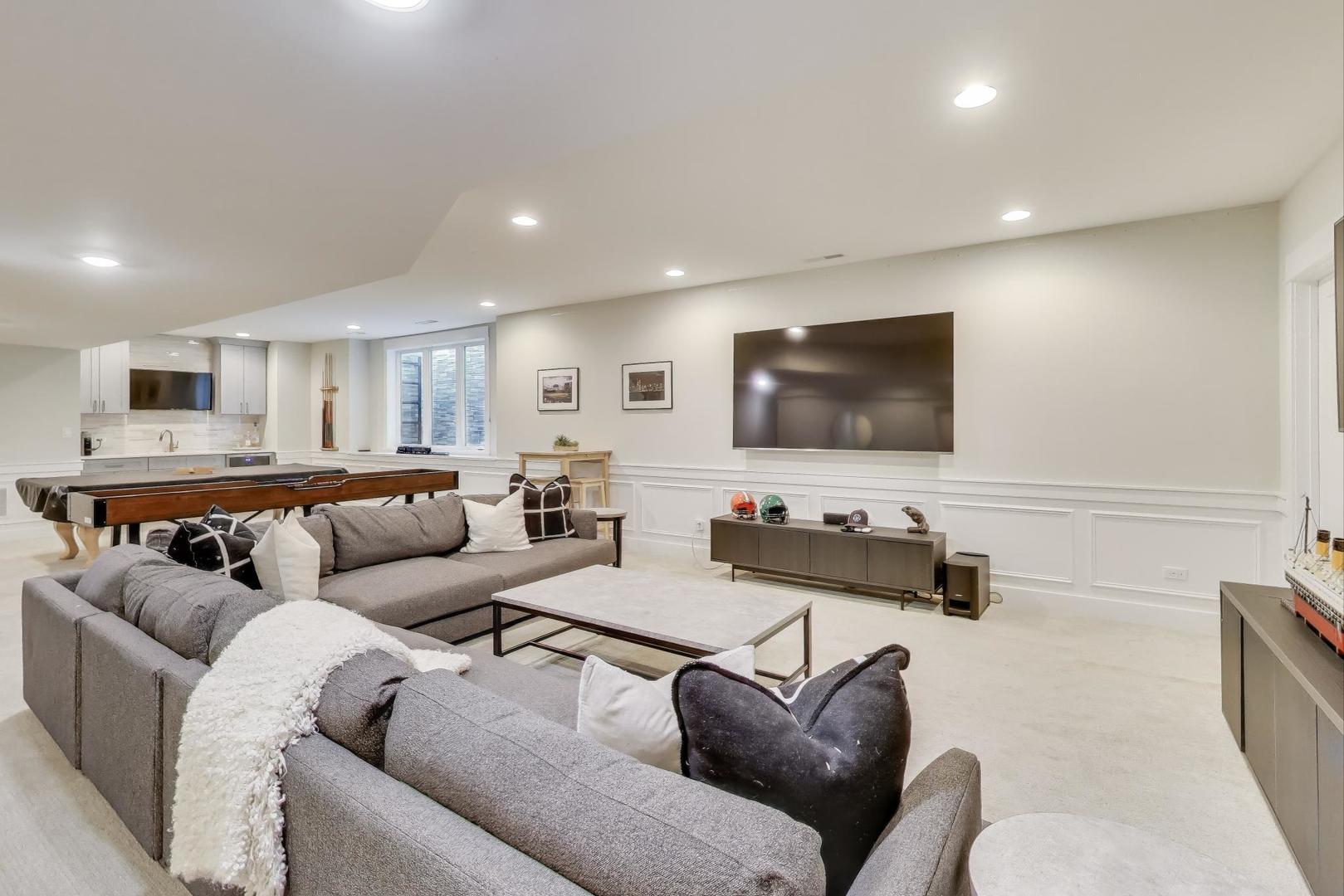 1422 Gregory Ave Wilmette, IL 60091