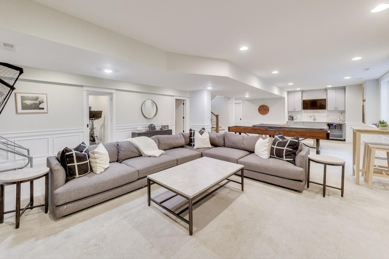 1422 Gregory Ave Wilmette, IL 60091