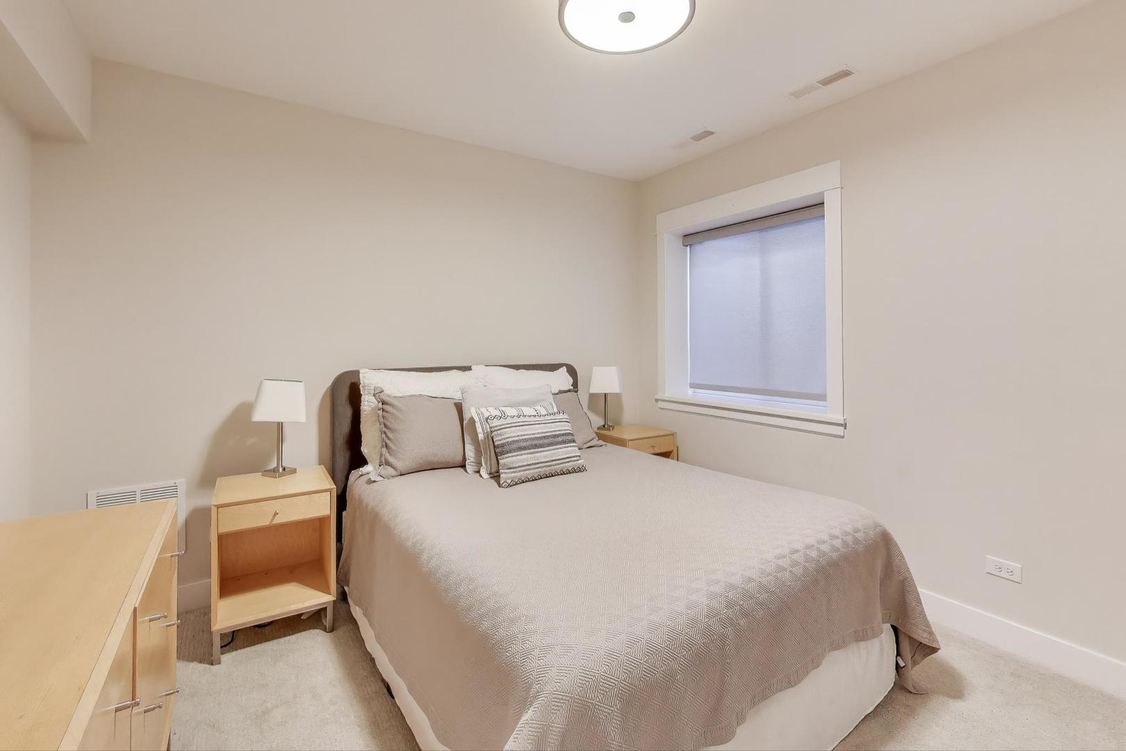 1422 Gregory Ave Wilmette, IL 60091