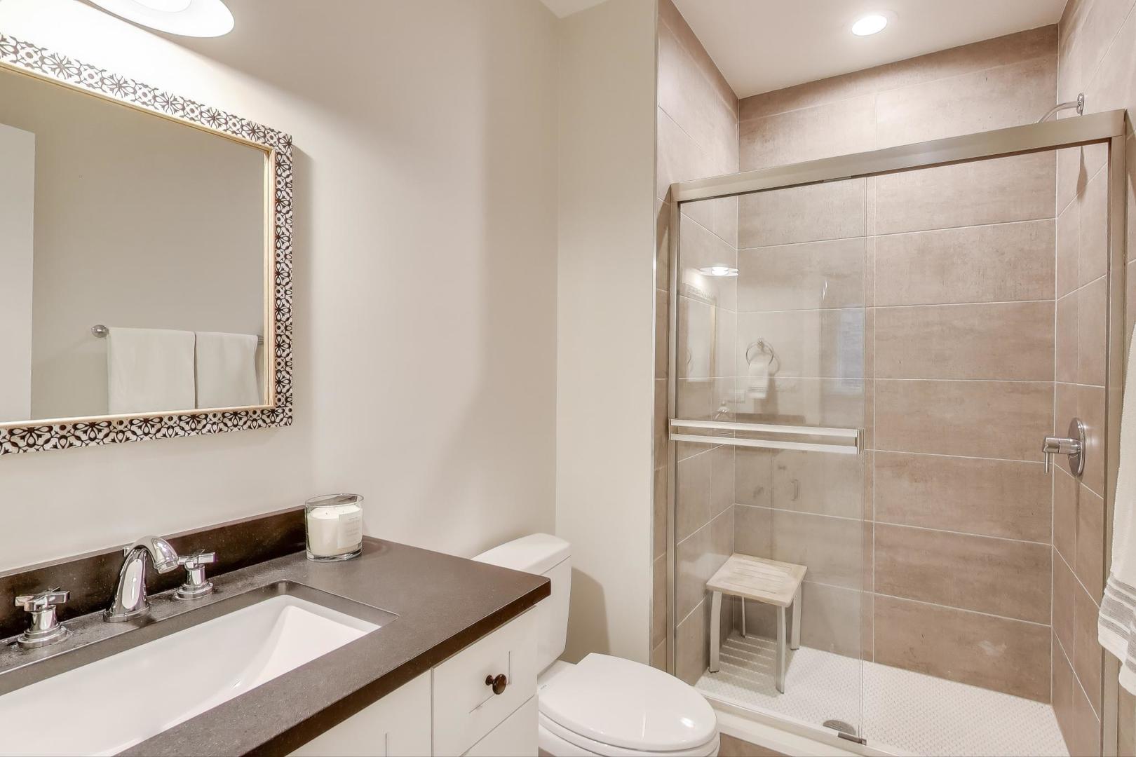 1422 Gregory Ave Wilmette, IL 60091