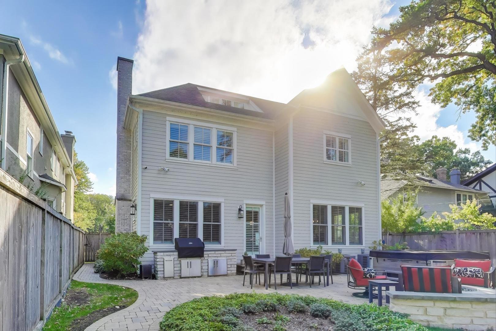 1422 Gregory Ave Wilmette, IL 60091