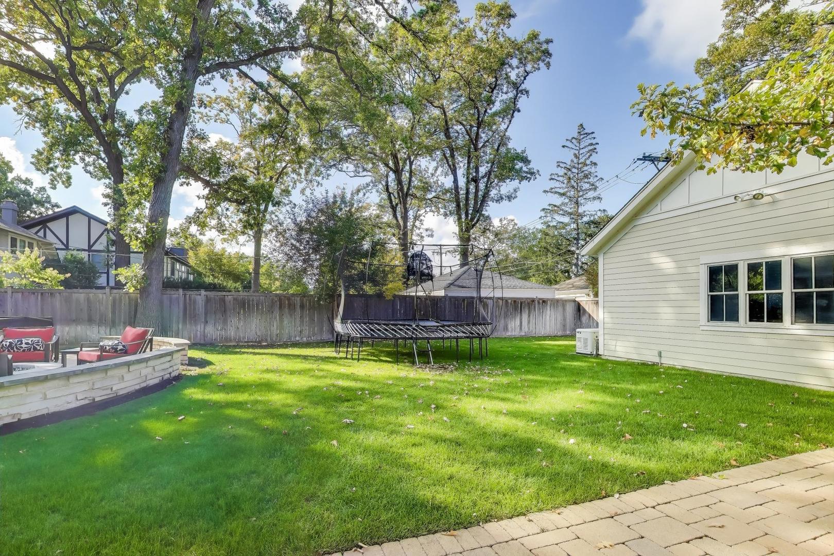 1422 Gregory Ave Wilmette, IL 60091