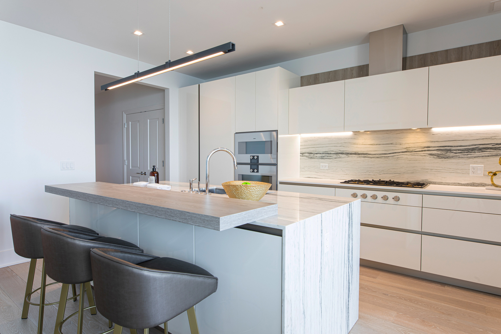 363 E Wacker Dr #6403 Chicago, IL 60601