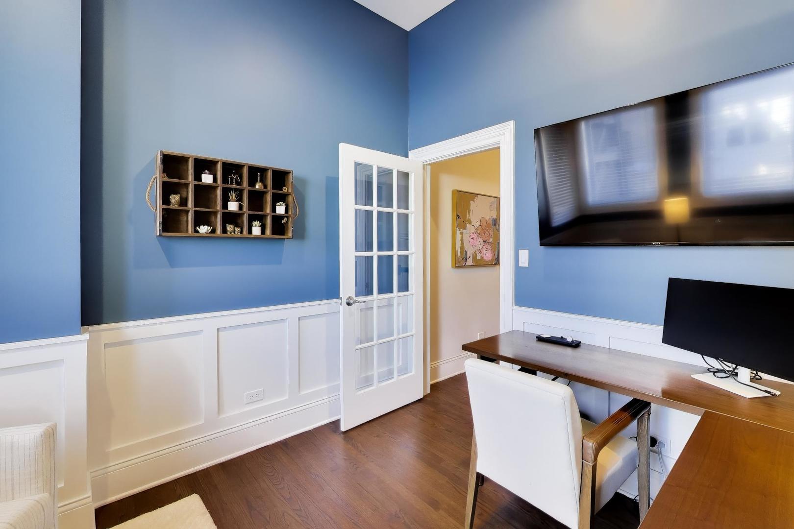 2030 N Hoyne Ave Chicago, IL 60647