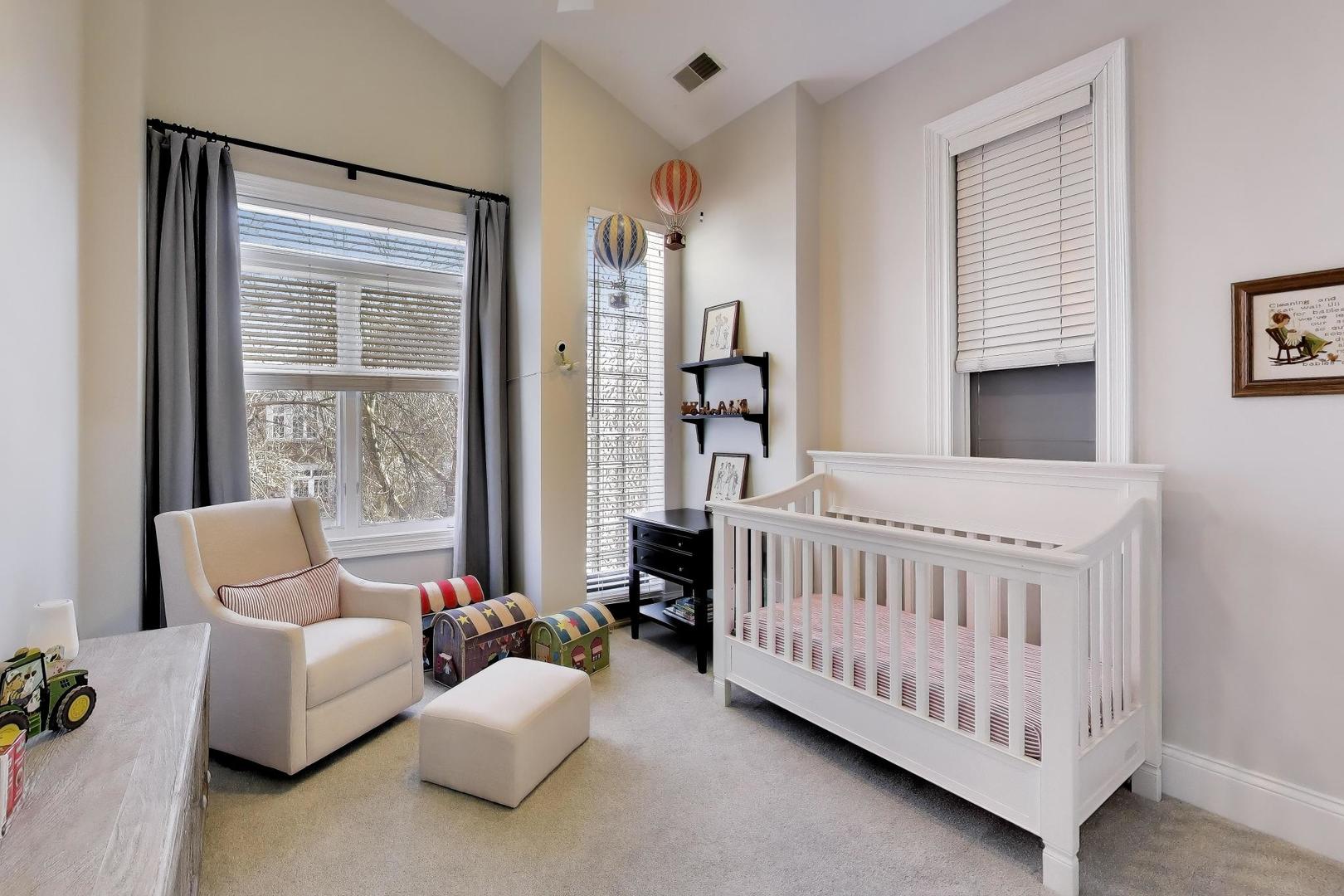 2030 N Hoyne Ave Chicago, IL 60647