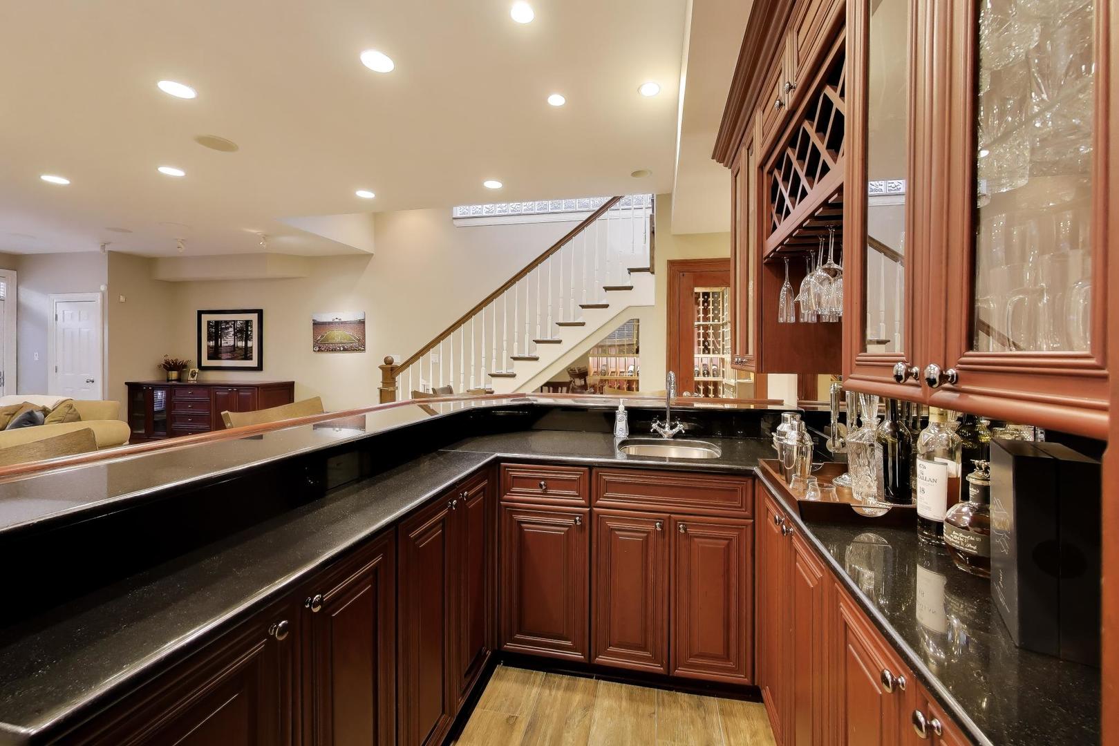 2030 N Hoyne Ave Chicago, IL 60647