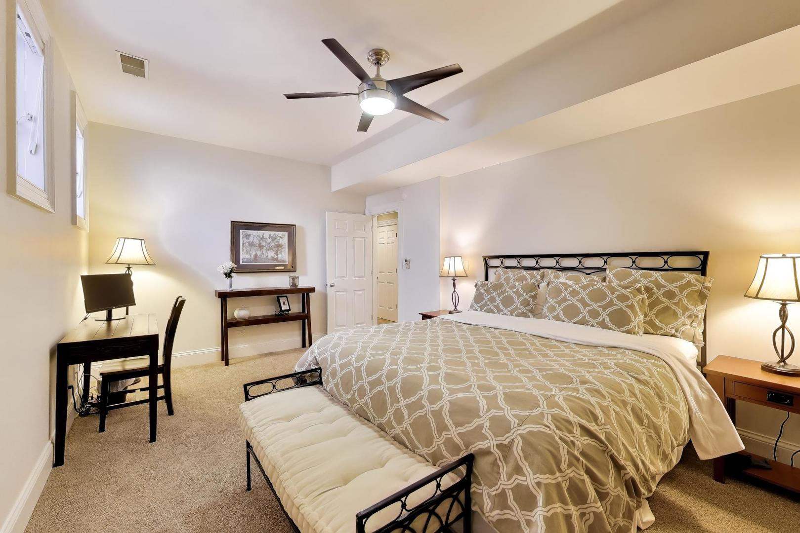 2030 N Hoyne Ave Chicago, IL 60647