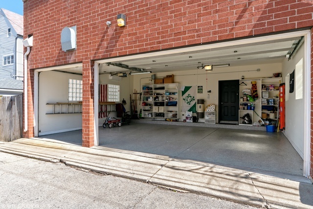 2030 N Hoyne Ave Chicago, IL 60647