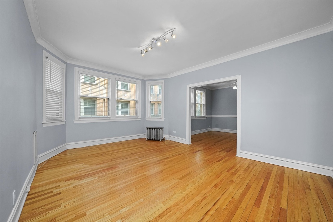 854 Washington Blvd #1 Oak Park, IL 60302