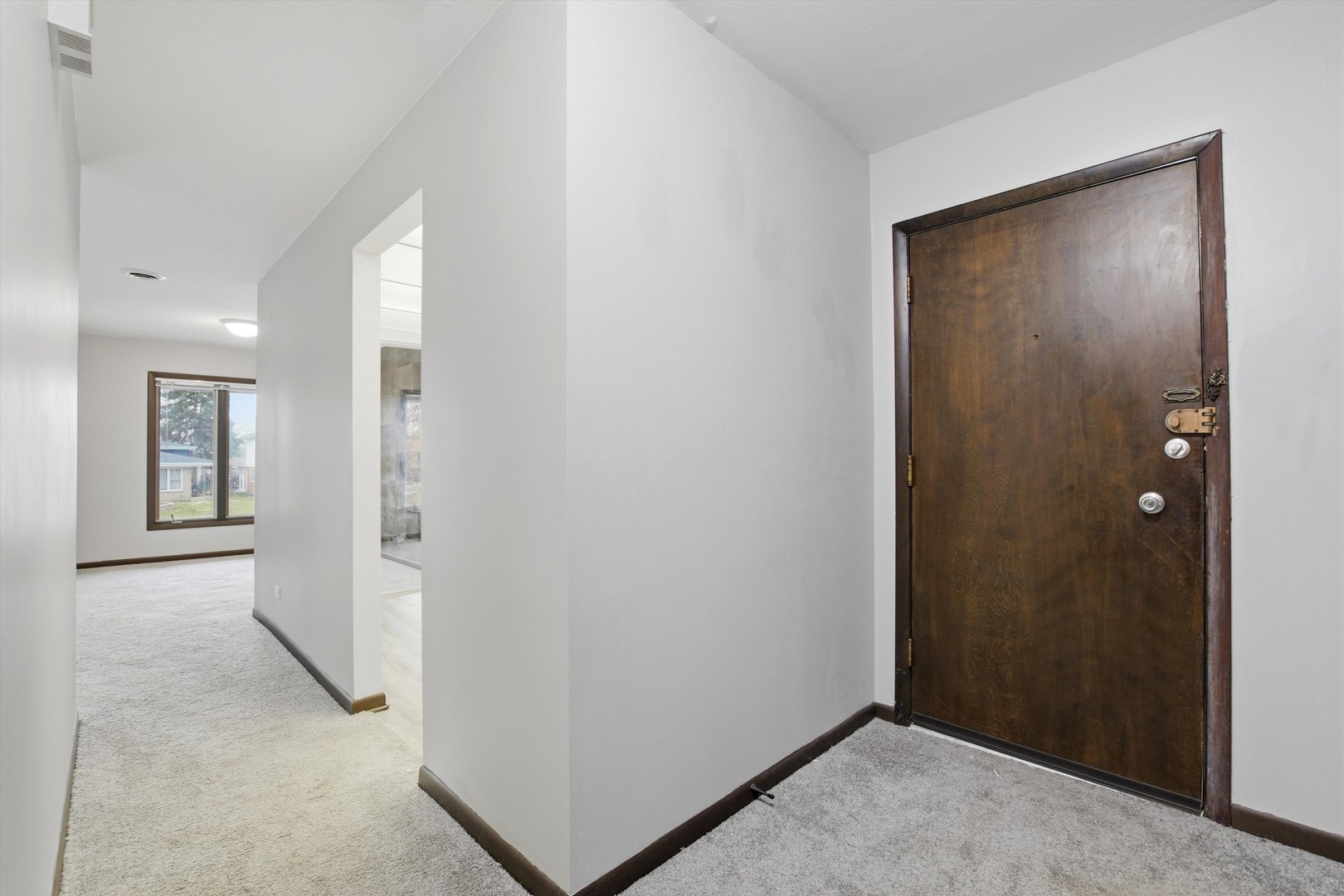 1050 Holbrook Rd #Q Homewood, IL 60430