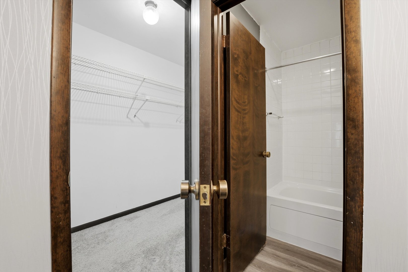 1050 Holbrook Rd #Q Homewood, IL 60430