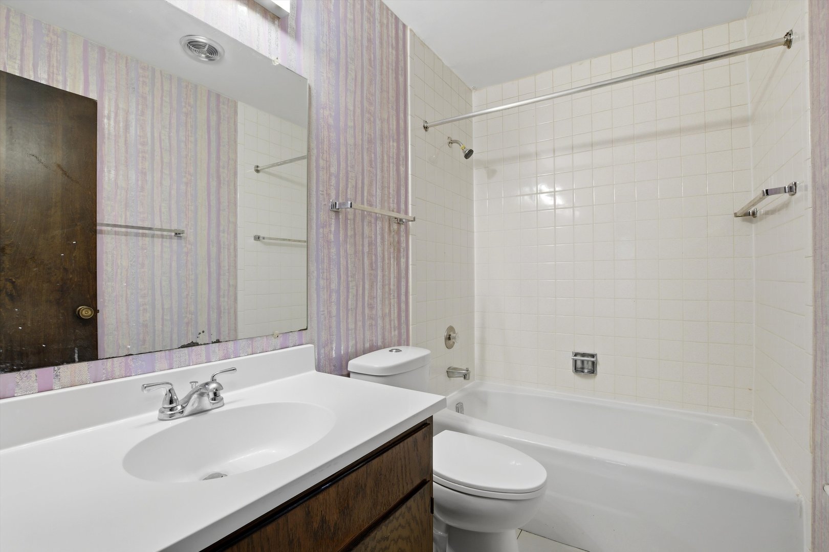 1050 Holbrook Rd #Q Homewood, IL 60430