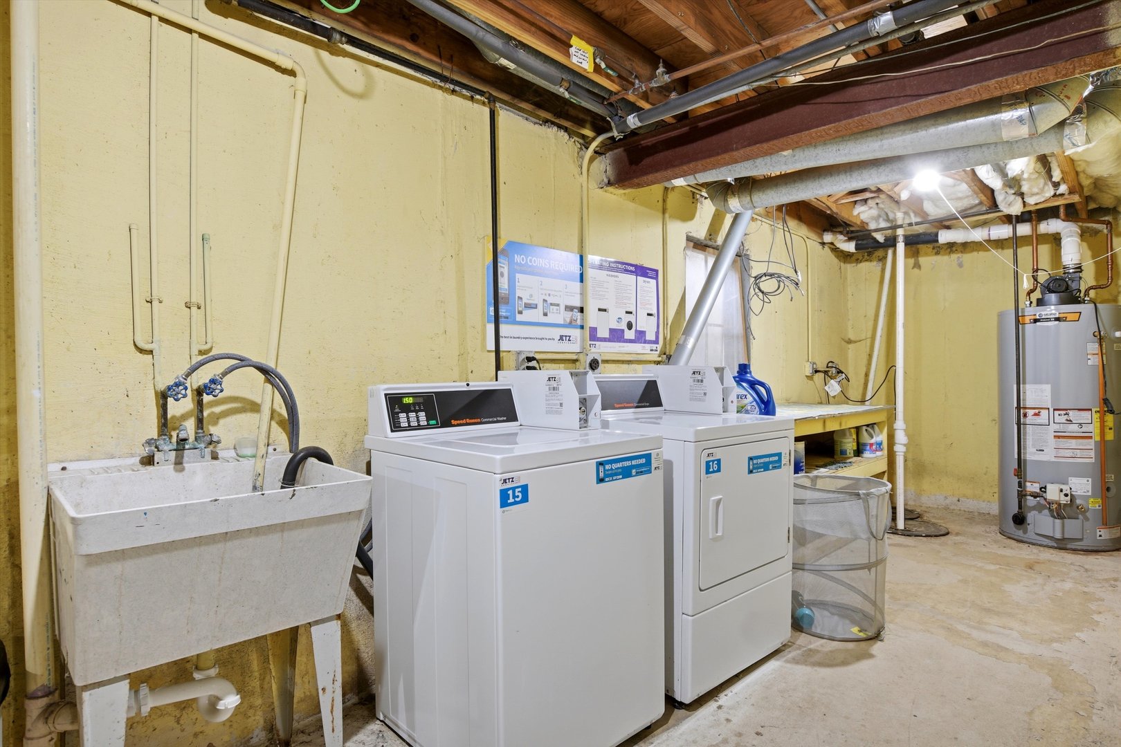 1050 Holbrook Rd #Q Homewood, IL 60430