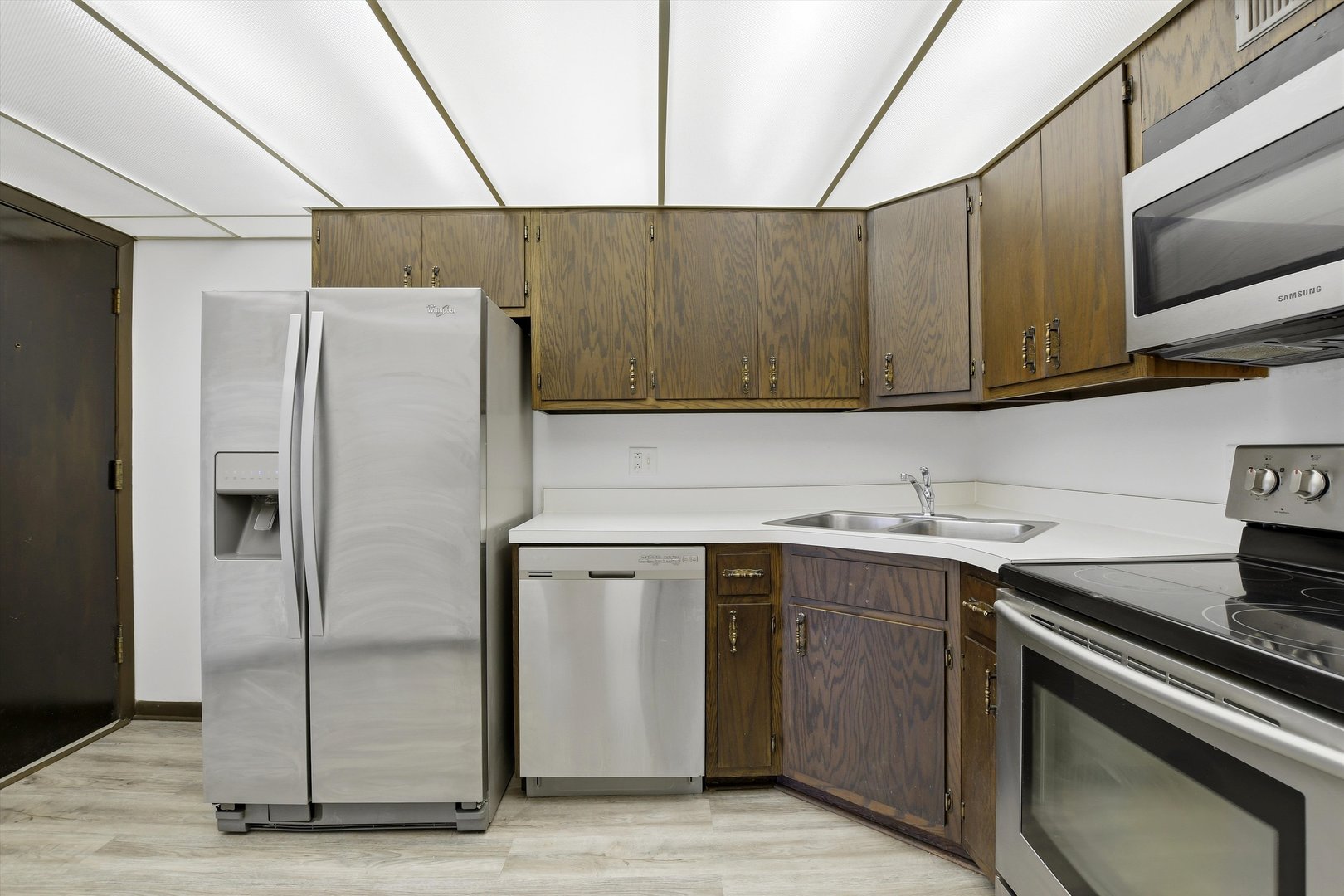 1050 Holbrook Rd #Q Homewood, IL 60430