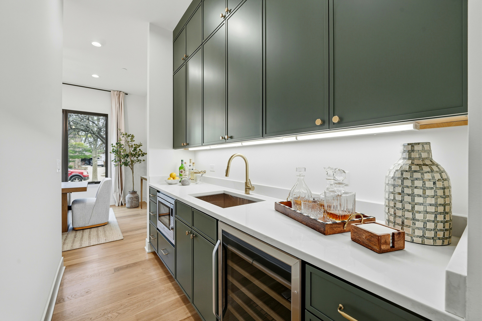 944 Rosemary Ter Deerfield, IL 60015