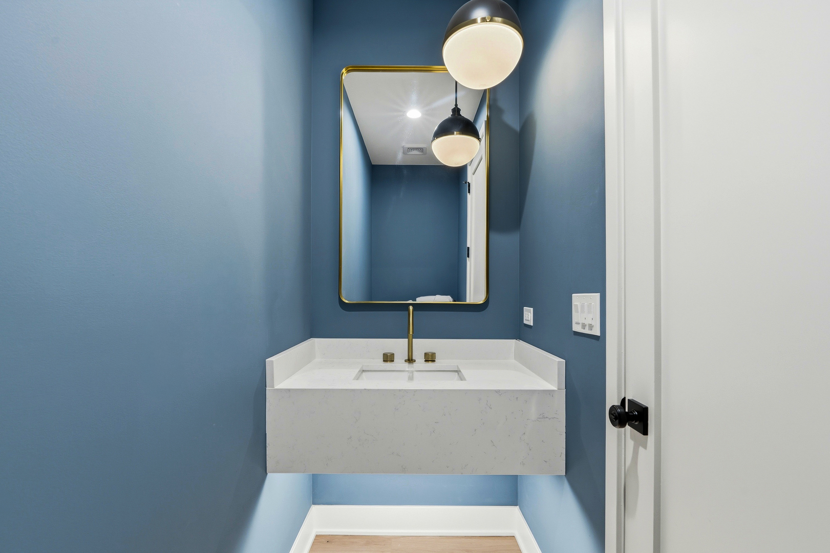 944 Rosemary Ter Deerfield, IL 60015