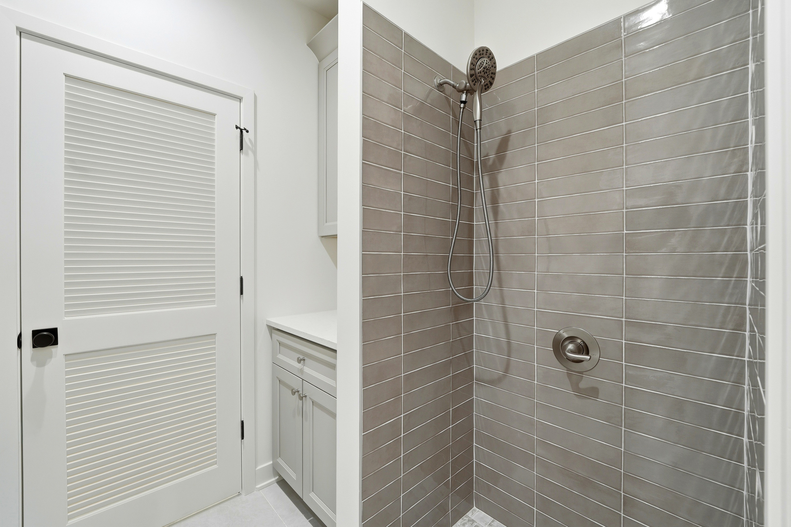 944 Rosemary Ter Deerfield, IL 60015