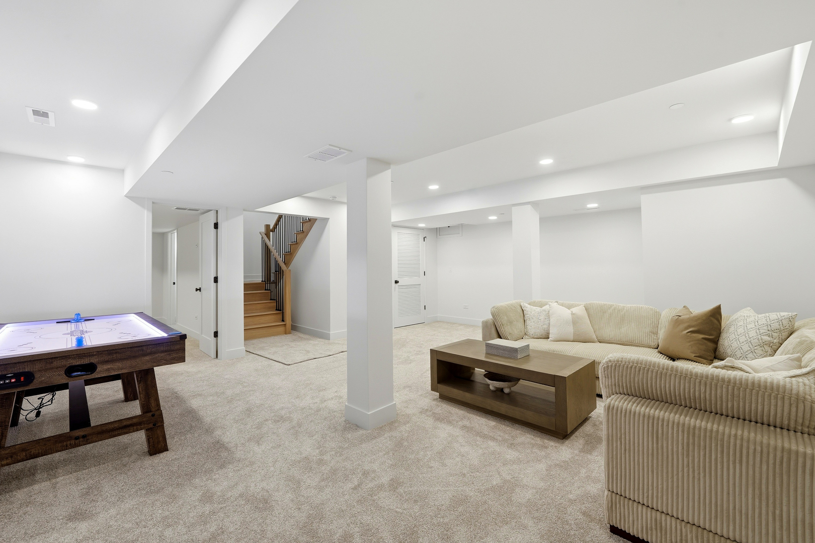 944 Rosemary Ter Deerfield, IL 60015