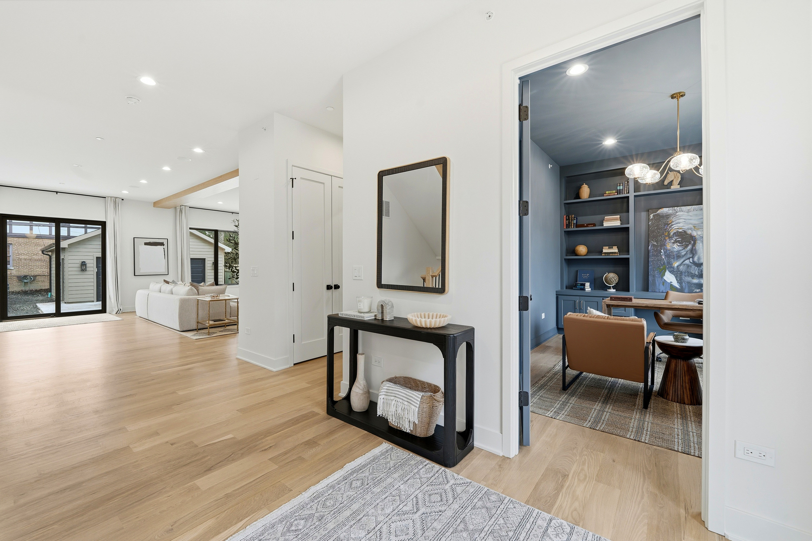 944 Rosemary Ter Deerfield, IL 60015