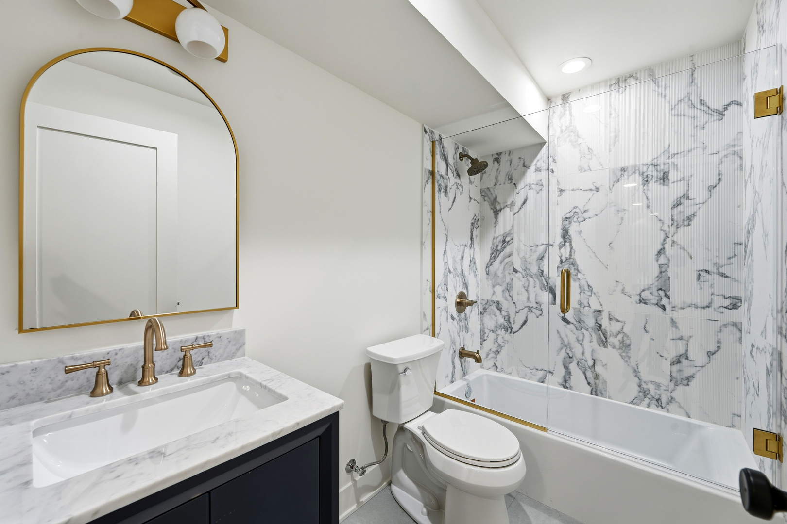 944 Rosemary Ter Deerfield, IL 60015