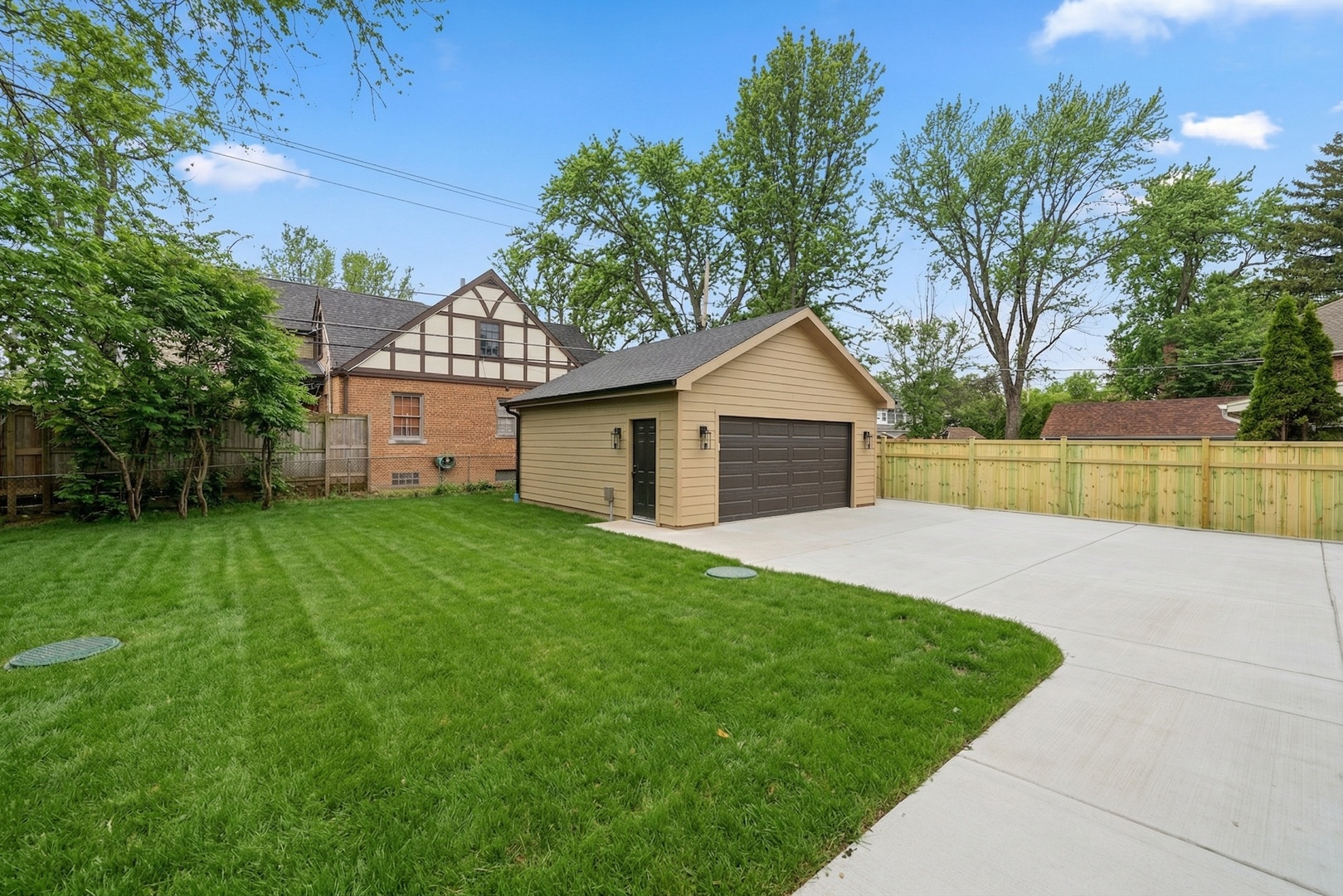 944 Rosemary Ter Deerfield, IL 60015