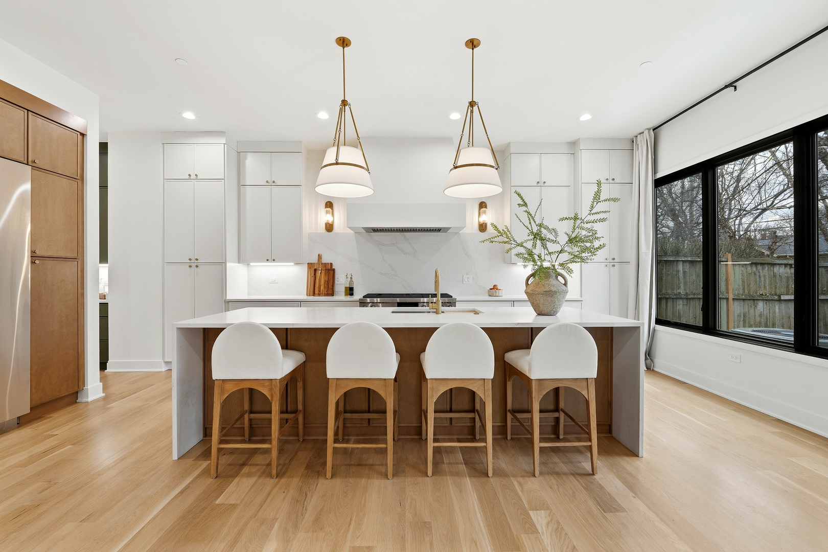 944 Rosemary Ter Deerfield, IL 60015