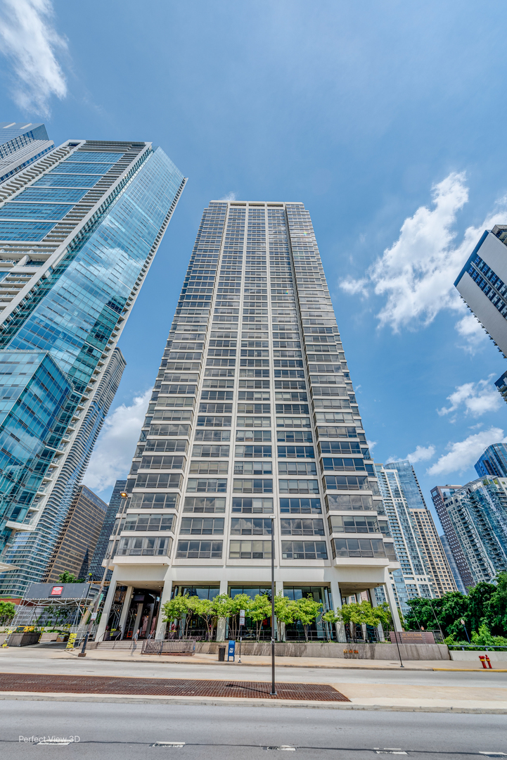 360 E RANDOLPH St #1207