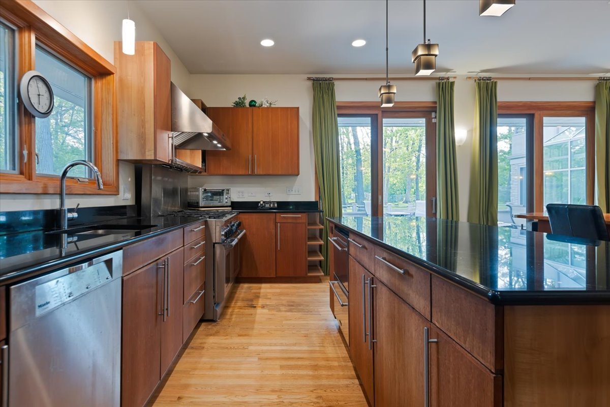 3464 Old Mill Rd Highland Park, IL 60035