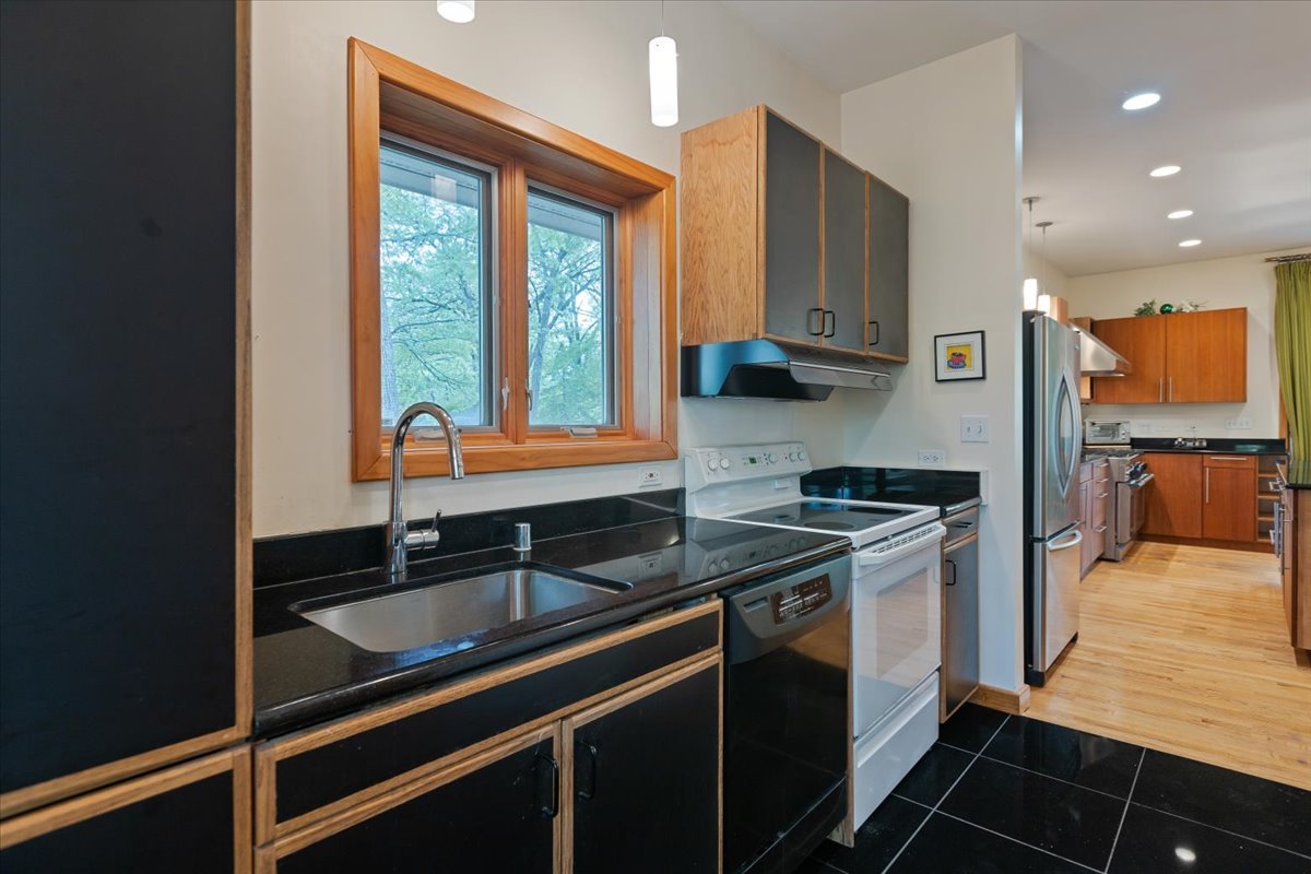 3464 Old Mill Rd Highland Park, IL 60035