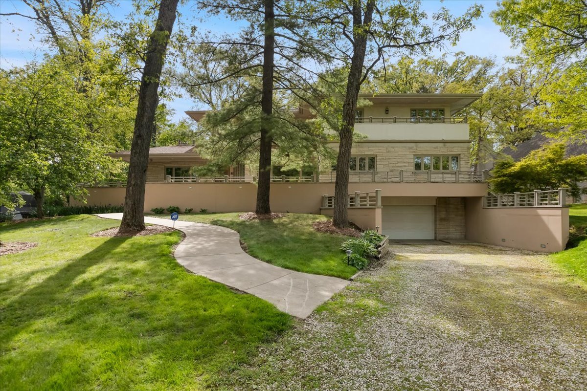 3464 Old Mill Rd Highland Park, IL 60035