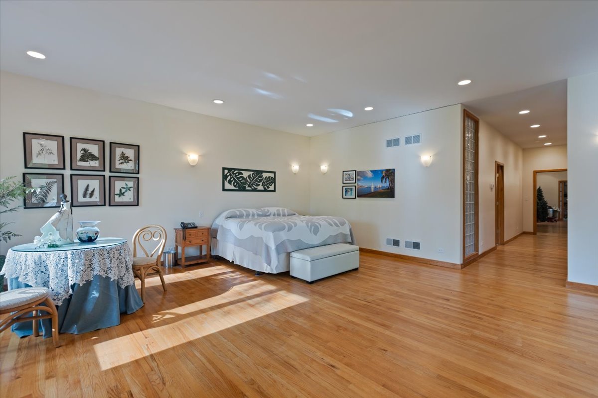 3464 Old Mill Rd Highland Park, IL 60035